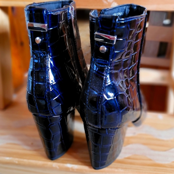 3/$60: 💕🔥TOPSHOP LIKE NEW SIZE EU 38 NAVY CROC ANKLE BOOT🔥💕 - Picture 3 of 9